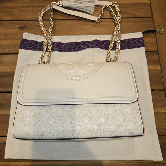 GREAT CONDITION TORY BURCH - Picture 1 of 6